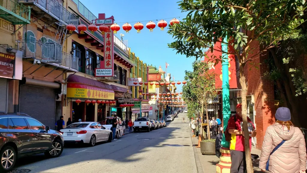 chinatown walking tour street lanterns