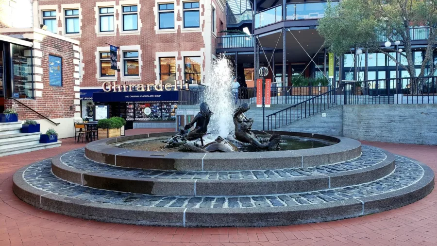 ghirardelli square san francisco fountain