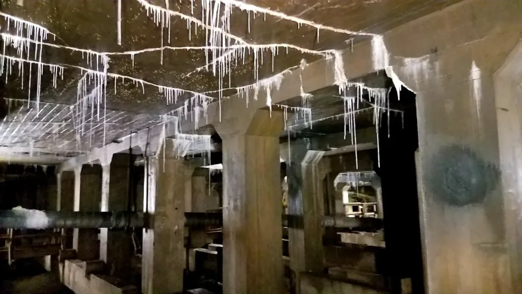 lincoln memorial tour under stalactites