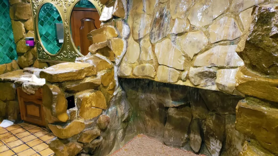 madonna inn mens restroom