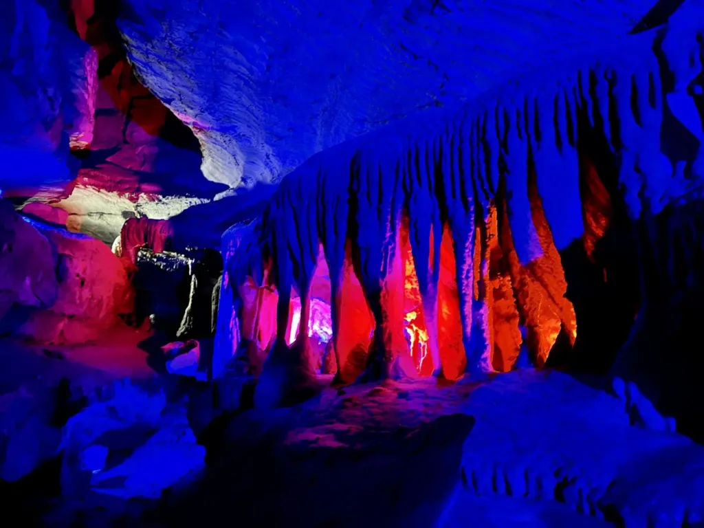 Cool lighting in cave formations