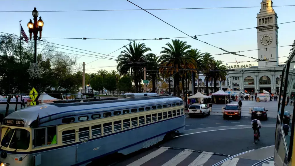 big bus hop on off san francisco cable car