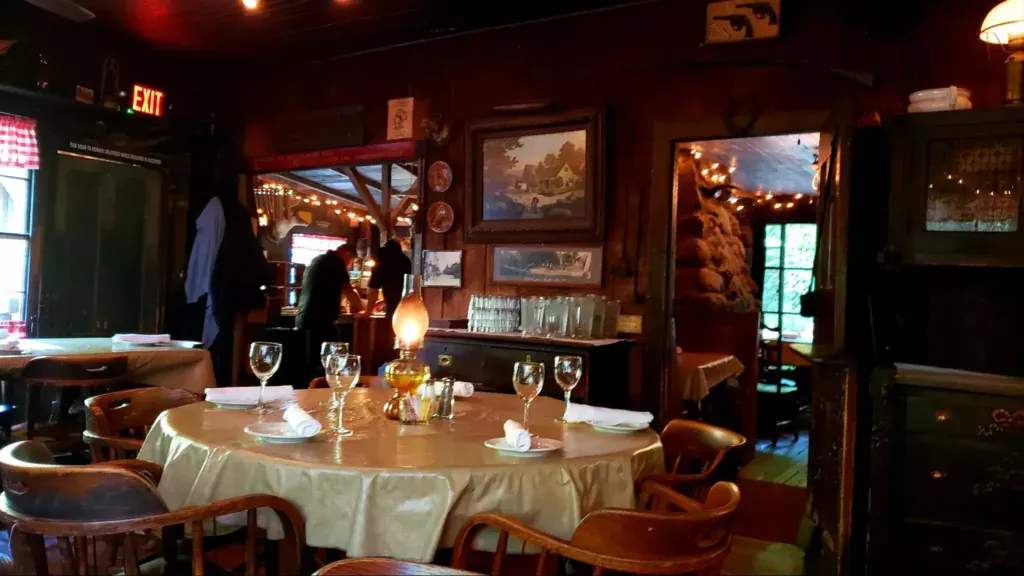 cold spring tavern dining area