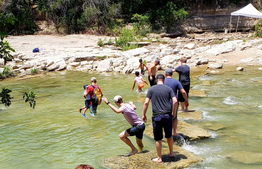 dinosaur valley river crossing